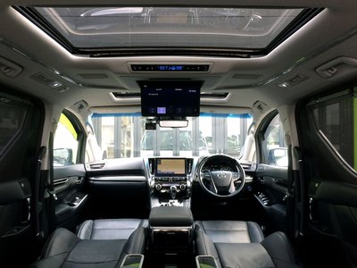2021 Toyota ALPHARD photo 2