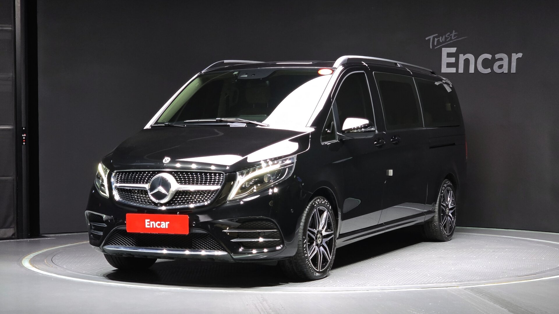 MERCEDES-BENZ V-CLASS - View 1