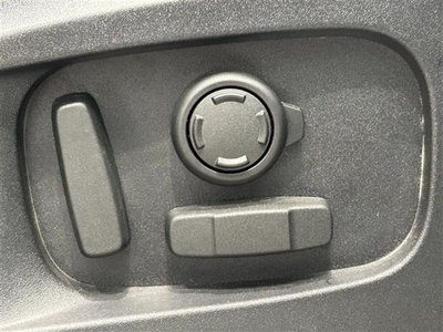 LAND ROVER DEFENDER - 10