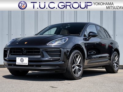 PORSCHE MACAN - 1
