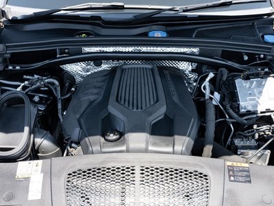 PORSCHE MACAN - 9