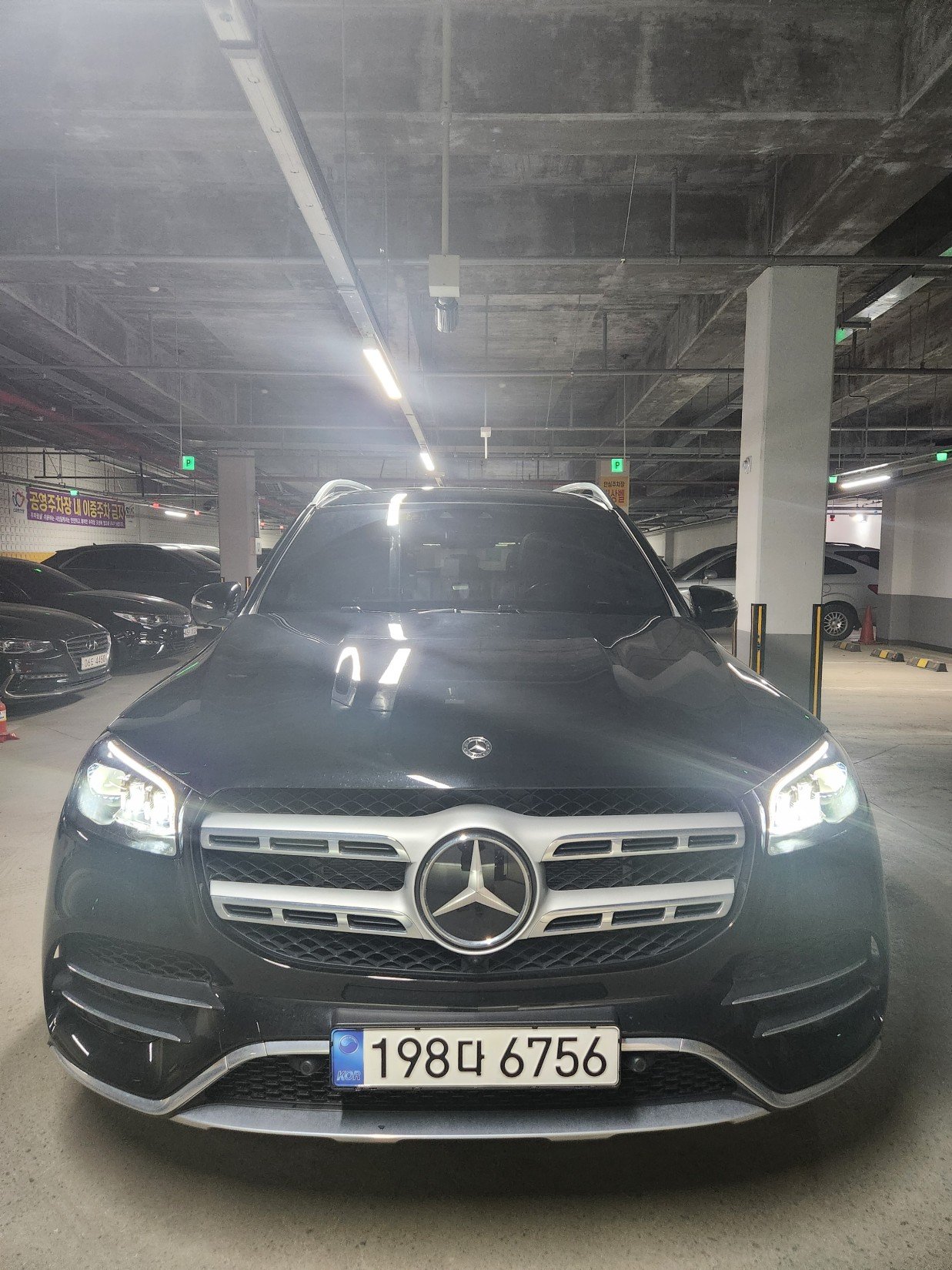 MERCEDES-BENZ GLS - View 1