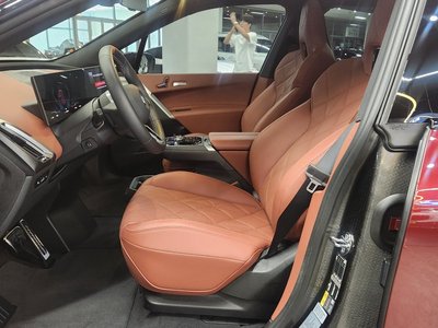 2026 BMW IX — миниатюра 11