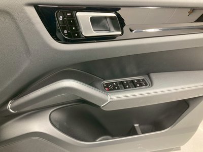 صورة مصغرة 28 لـ 2021 Porsche CAYENNE