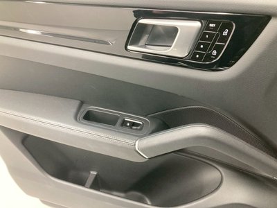 صورة مصغرة 76 لـ 2021 Porsche CAYENNE