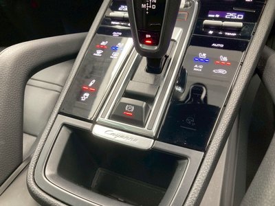 صورة مصغرة 63 لـ 2021 Porsche CAYENNE