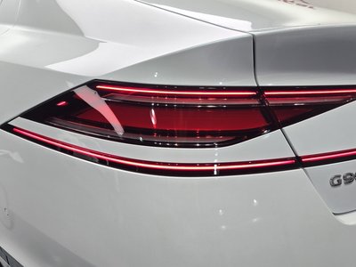 صورة 10 لـ 2022 Genesis G90 (RS4)