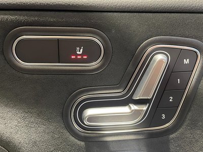 MERCEDES-BENZ CLA - 9