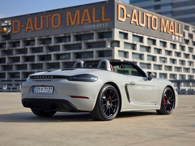 صورة 6 لـ 2022 Porsche 718