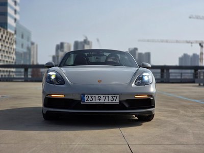صورة 2 لـ 2022 Porsche 718