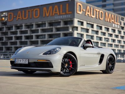 صورة 1 لـ 2022 Porsche 718