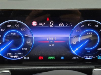 2025 Mercedes-BENZ EQB 照片 8