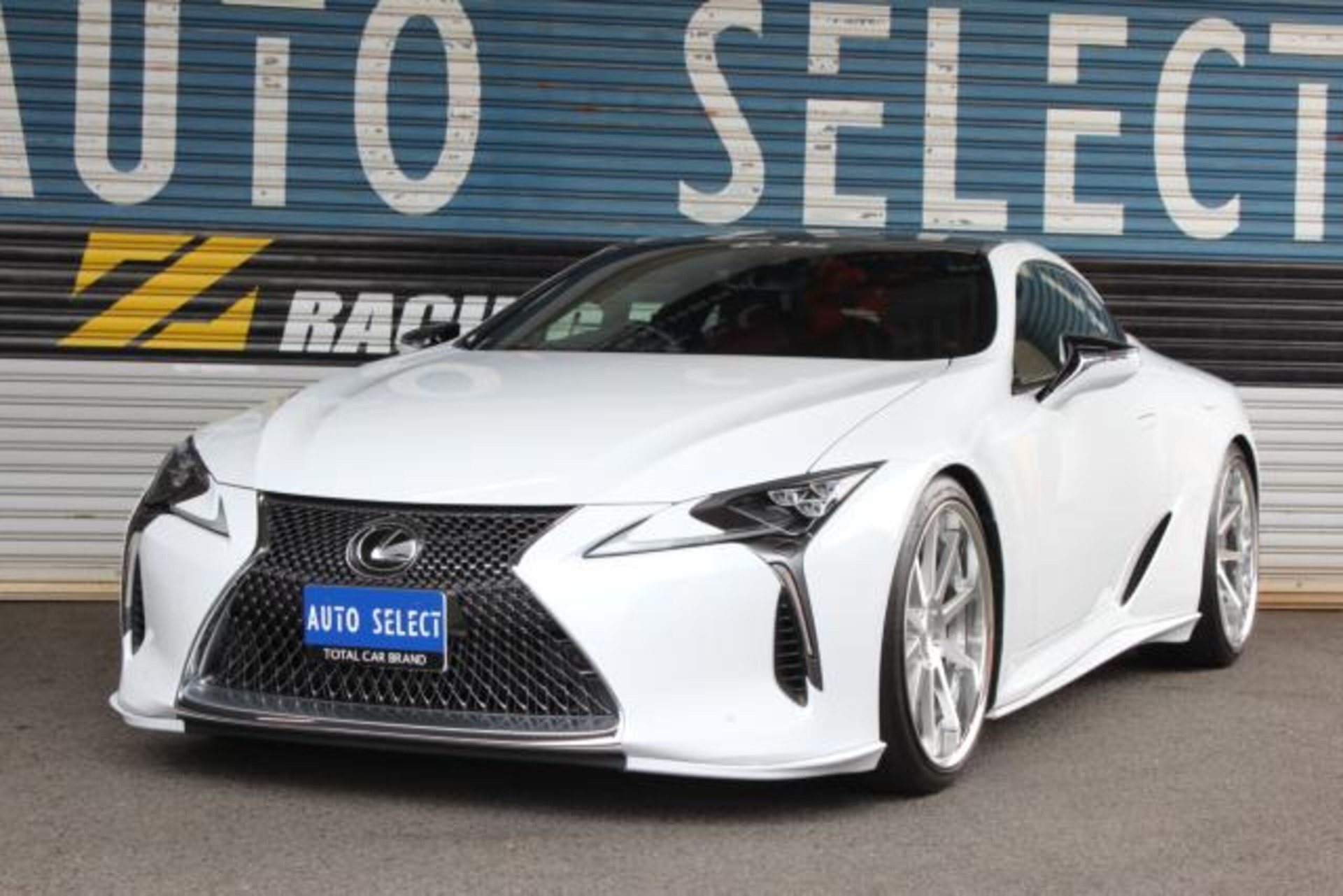 LEXUS LC - View 1