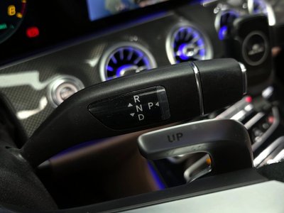 MERCEDES-BENZ E-CLASS - 9