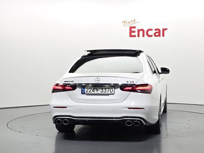 MERCEDES-BENZ E-CLASS - 4