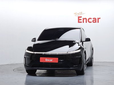 TESLA MODEL Y - 2
