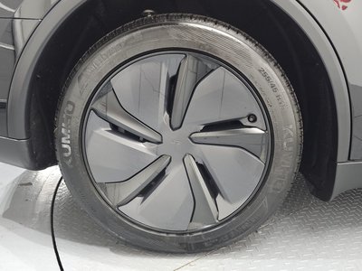 TESLA MODEL Y - 6