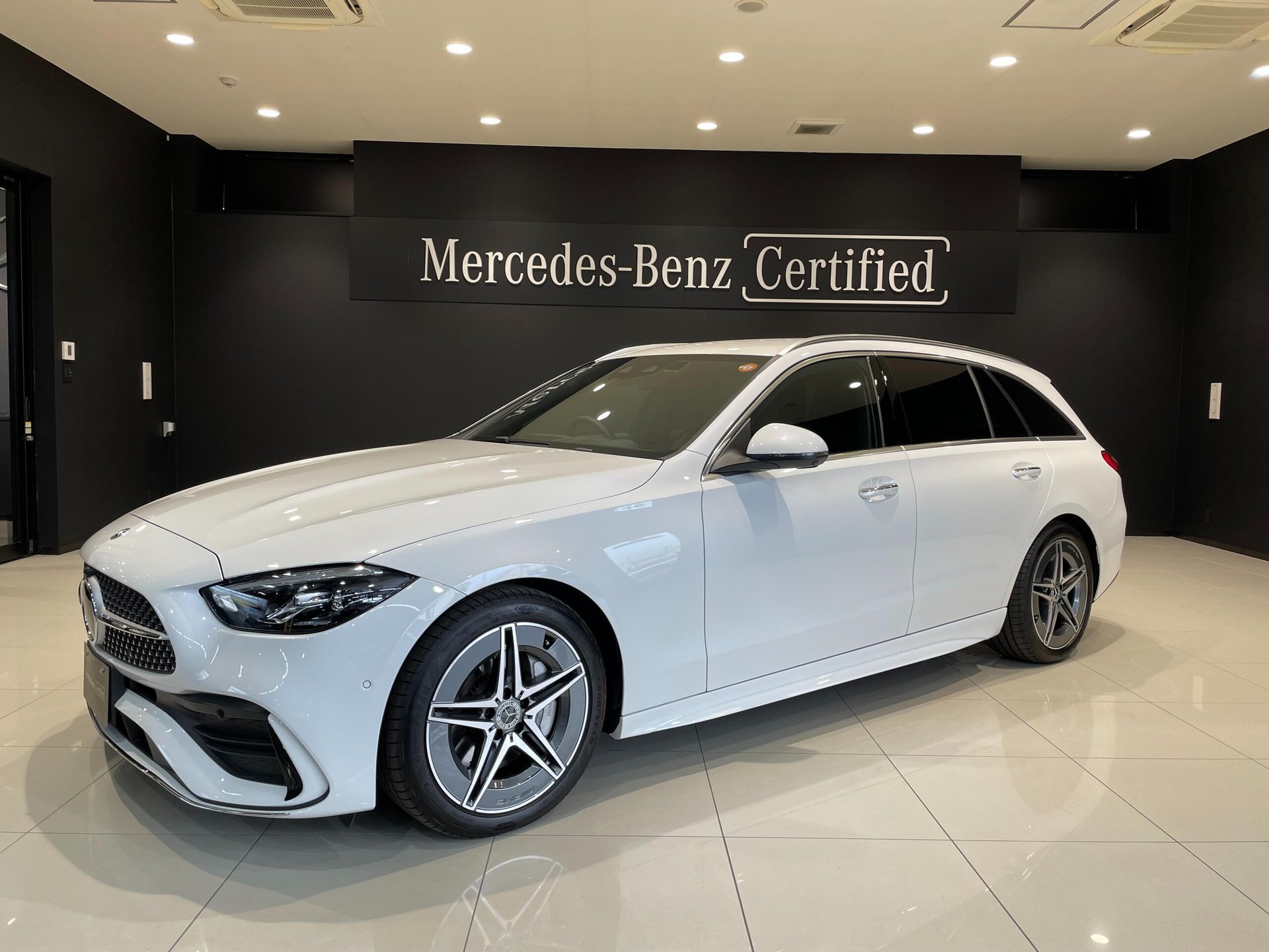 MERCEDES-BENZ C-CLASS - View 1