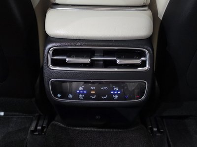 2024 Genesis GV70 — миниатюра 30
