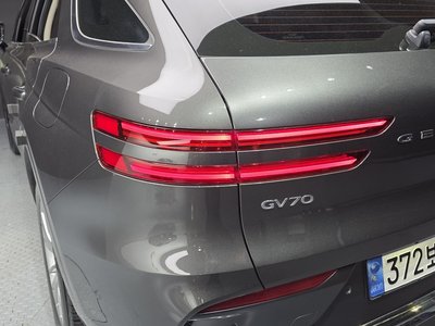 2024 Genesis GV70 — фото 10