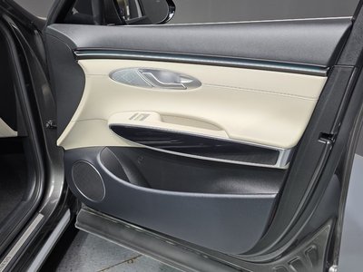 2024 Genesis GV70 — миниатюра 14