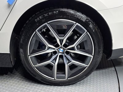 صورة 8 لـ 2023 BMW 5 SERIES