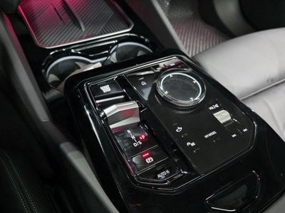 2023 BMW 5 SERIES thumbnail 12