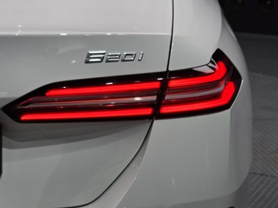 صورة 10 لـ 2023 BMW 5 SERIES