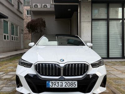BMW 5 SERIES