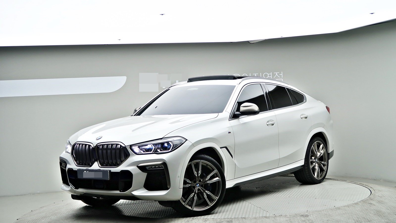 BMW X6 - View 1