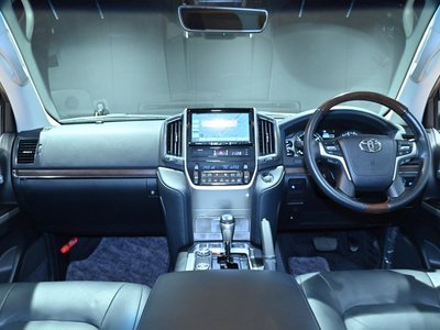 صورة 10 لـ 2018 Toyota LAND CRUISER 200
