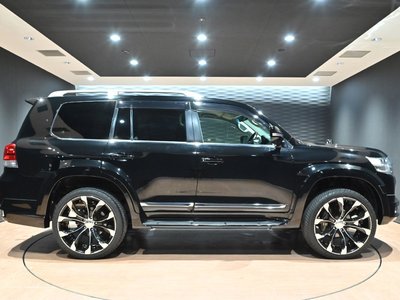 صورة 6 لـ 2018 Toyota LAND CRUISER 200