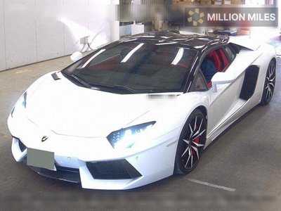 LAMBORGHINI AVENTADOR - 4