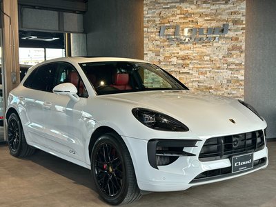 PORSCHE MACAN - 2