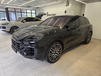 2025 Porsche CAYENNE 照片 2