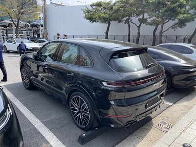 2025 Porsche CAYENNE 照片 3