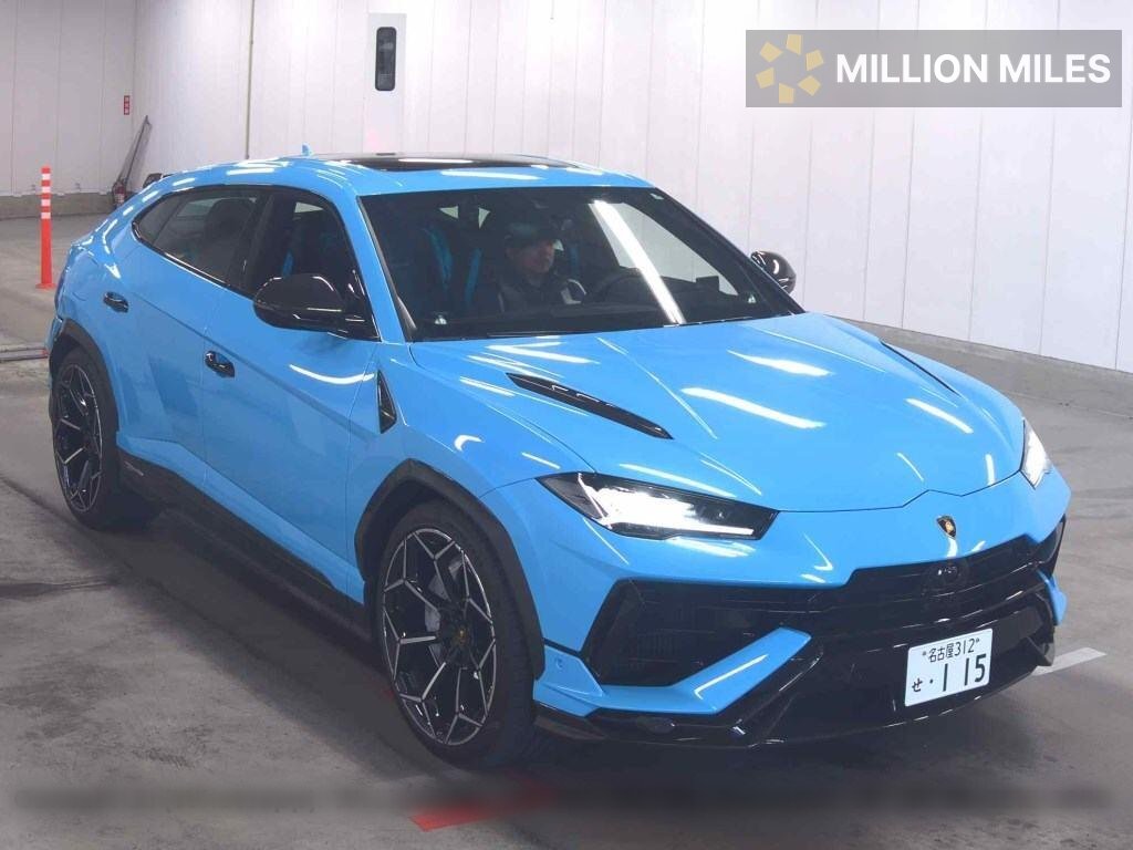 LAMBORGHINI URUS - View 1
