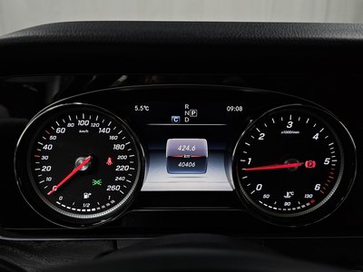 MERCEDES-BENZ E-CLASS - 8