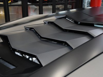 LAMBORGHINI AVENTADOR - 10