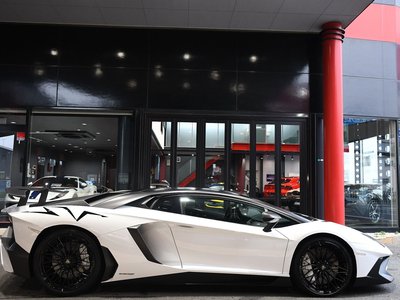 LAMBORGHINI AVENTADOR - 5
