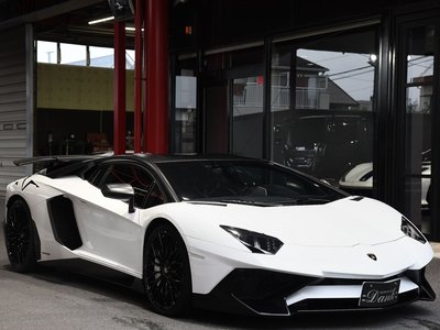LAMBORGHINI AVENTADOR