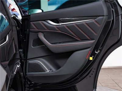 2021 Maserati LEVANTE — фото 10