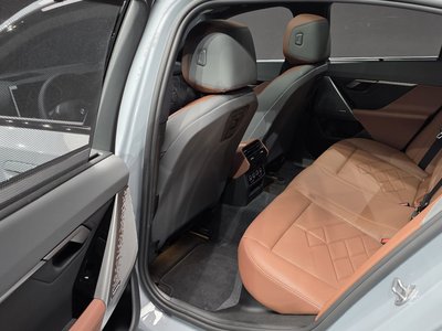 صورة مصغرة 12 لـ 2026 BMW 5 SERIES