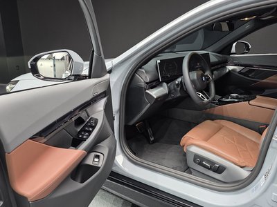 صورة 10 لـ 2026 BMW 5 SERIES