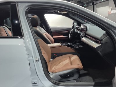 صورة مصغرة 11 لـ 2026 BMW 5 SERIES