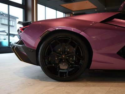 2025 Lamborghini REVUELTO photo 5