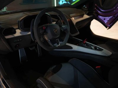 2025 Lamborghini REVUELTO — миниатюра 12