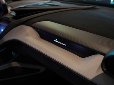 2025 Lamborghini REVUELTO — миниатюра 14