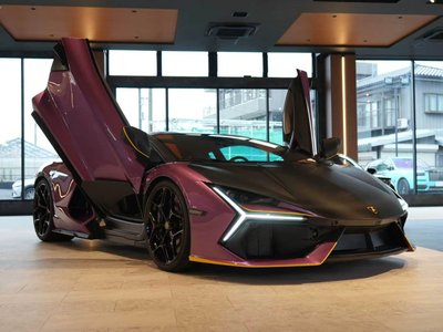 2025 Lamborghini REVUELTO photo 3