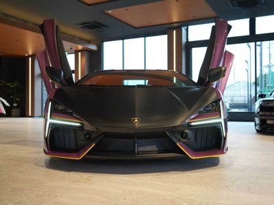2025 Lamborghini REVUELTO photo 9